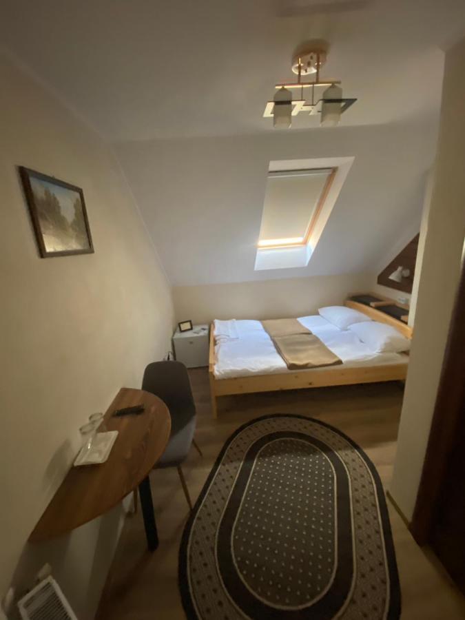 Gradics Panzio Hotel Siculeni Exterior foto